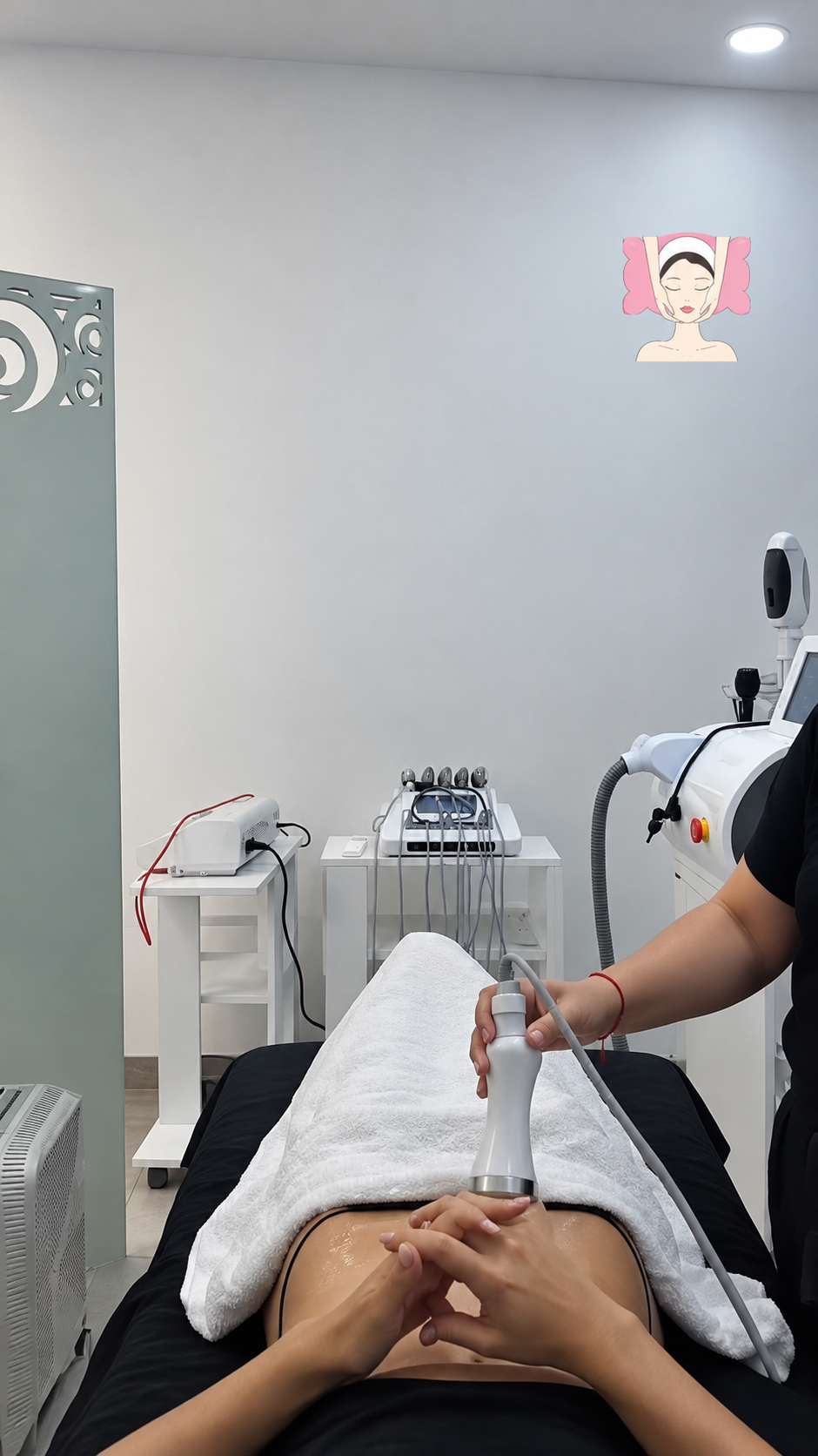 Cabina de tratamiento estético y aparatología en Cuídat Clínica Spa Guadalajara